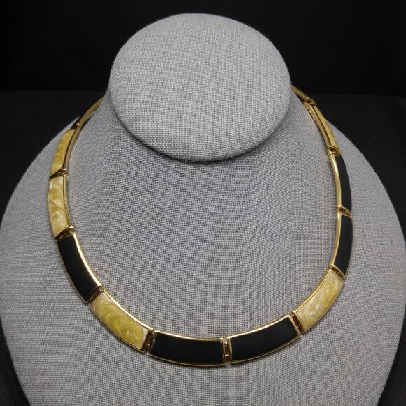 Vintage Monet Black & Cream Enamel Necklace, Gold Plated, 1980s - Picture 10 of 10